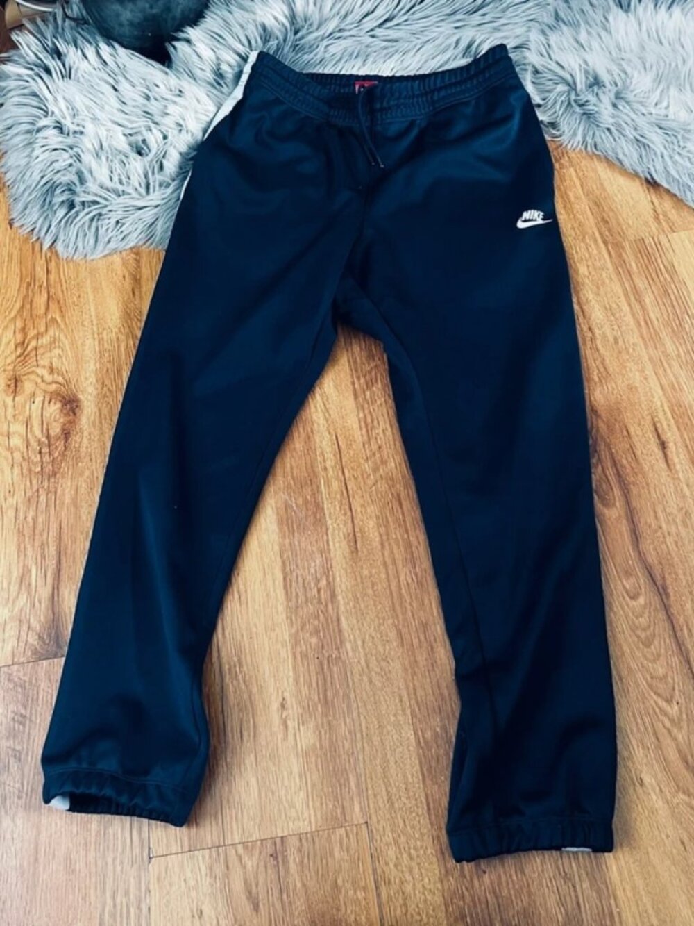 Nike joggers size M